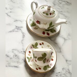 Vintage Wedgwood Bone China Miniature “Wild Strawberry” Tea Set